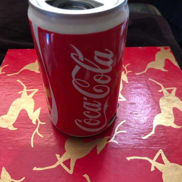 Creative Coca Cola Bluetooth Speaker - Picture 4 of 6